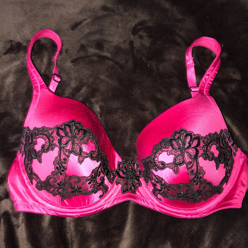 Soma Limited Edition 34D Silk bra with lace